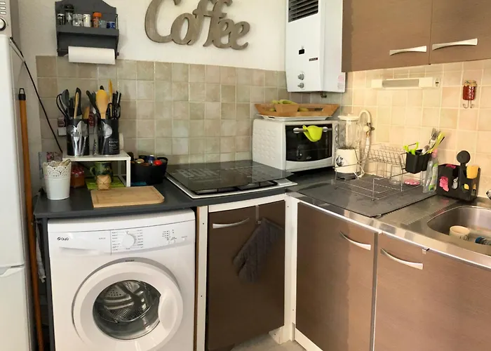 Situation Idéale - Proche Et Village Naturiste - Centre Port à 2 Pas - Plain Pied, Résidence Avec Parking * Agde